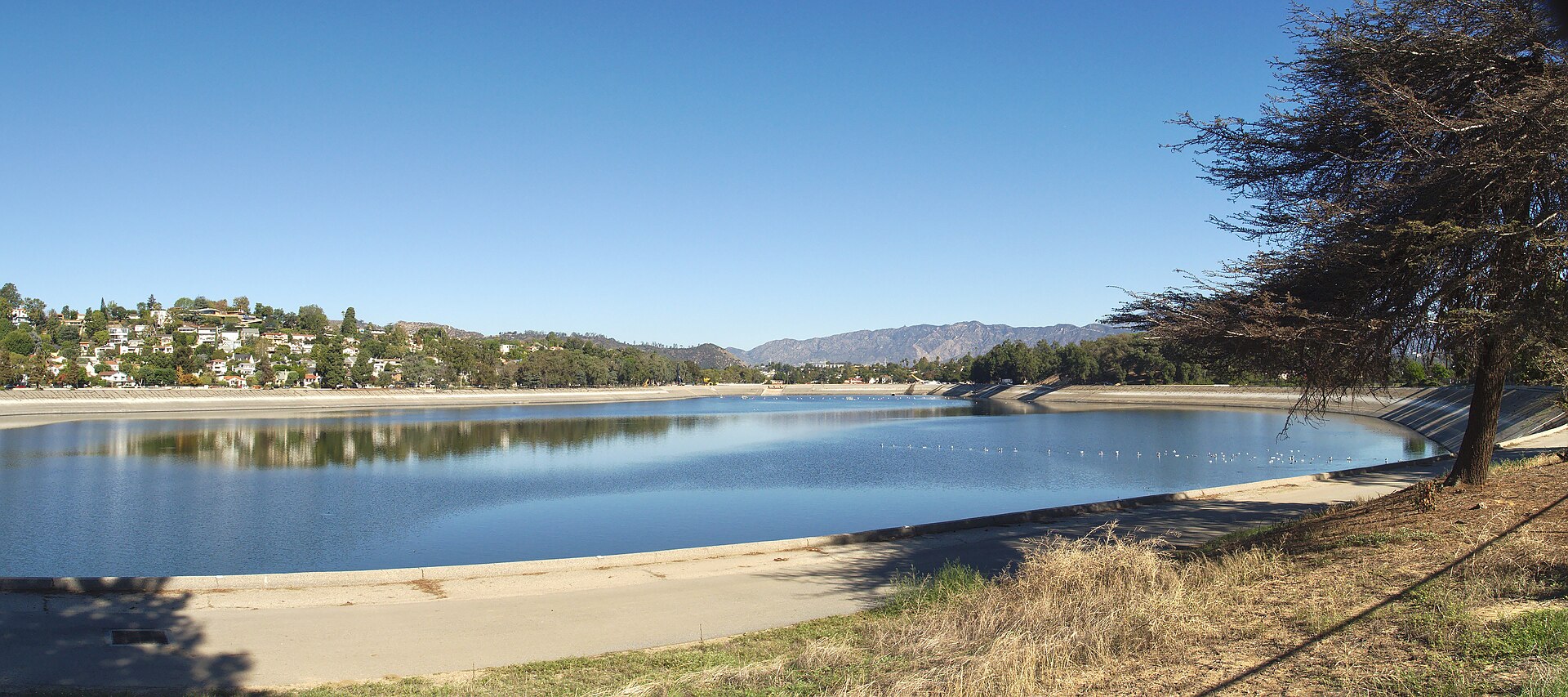 Silver Lake Reservoir looking northwest pano 2015-10-11, Los Angeles